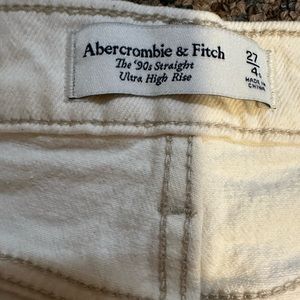 Abercrombie & Fitch Ivory The 90's Straight Ultra High Rise Denim Leg Split Jean